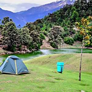 Camping in Deoria Tal