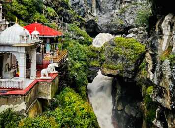 Saraswati River Near Badrinath Temple